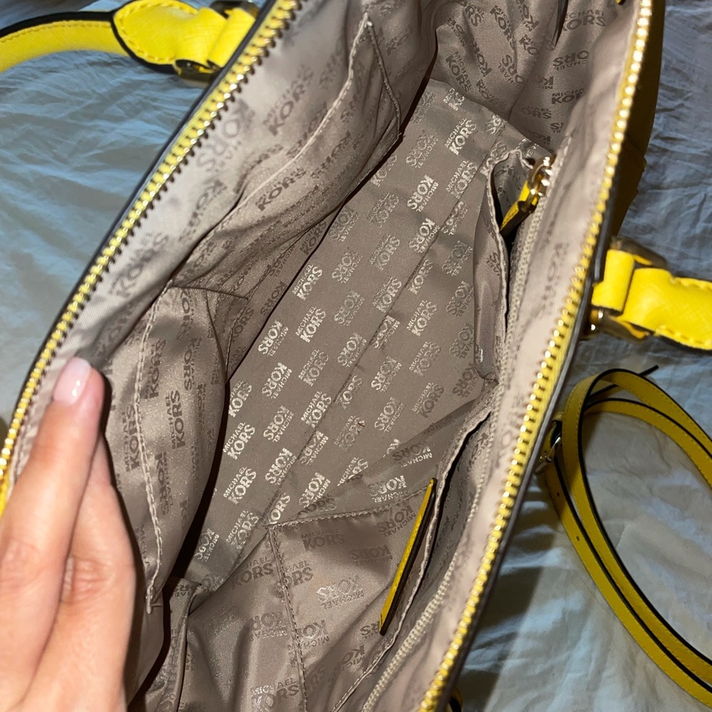 Michael kors purse